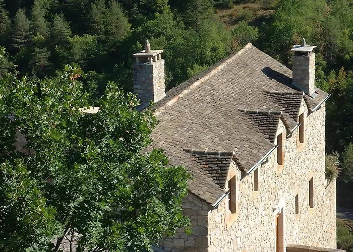 Lou Clapas Dans Village Perche Du Parc Des Grands Causses *